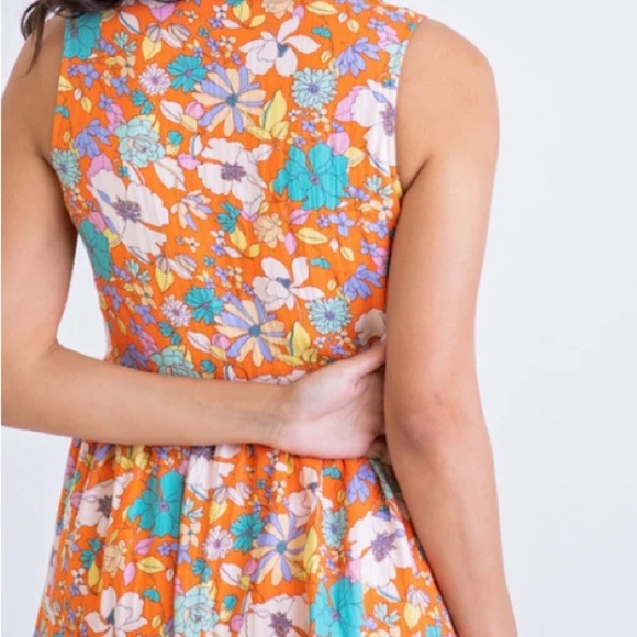 Karlie Floral V Neck sleeveless dress - Picture 2 of 11